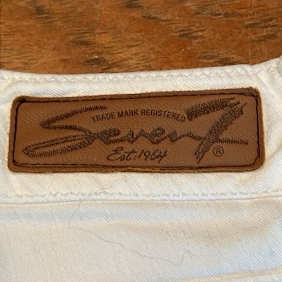 Seven7 shorts white denim 4 - Picture 4 of 10